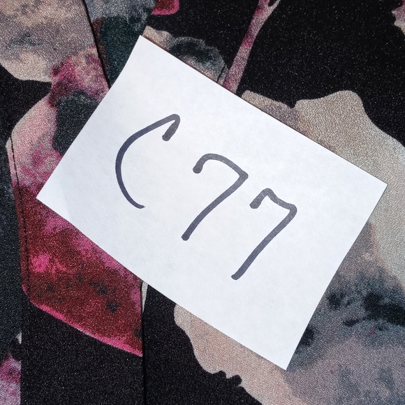 Ivanka Trump Blouse Size Small Hidden Buttons Black with Floral - Picture 2 of 12